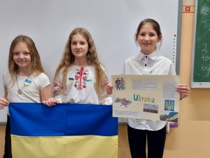 Szkolne obchody Dnia Wolności i Godności na Ukrainie