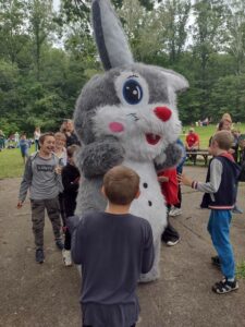 Piknik Szkolnych Kół Caritas i bieg „Biegnijmy z pomocą”